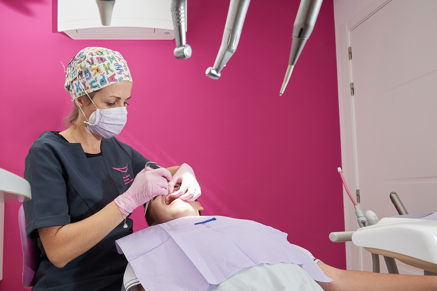 Noche Contento consumirse LA DENTISTA ESTHER MAJÁN PRESTA SERVICIO DE ODONTOLOGÍA A CLIENTES  PACIENTES DE TODAS LAS ZONAS DE MÓSTOLES. SOMOS UNA CLINICA ODONTOLÓGICA  CON LOS ÚLTIMOS AVANCES DENTALES. DISPONEMOS DE CONSULTA DENTAL CON  ODONTOPEDIATRIA (